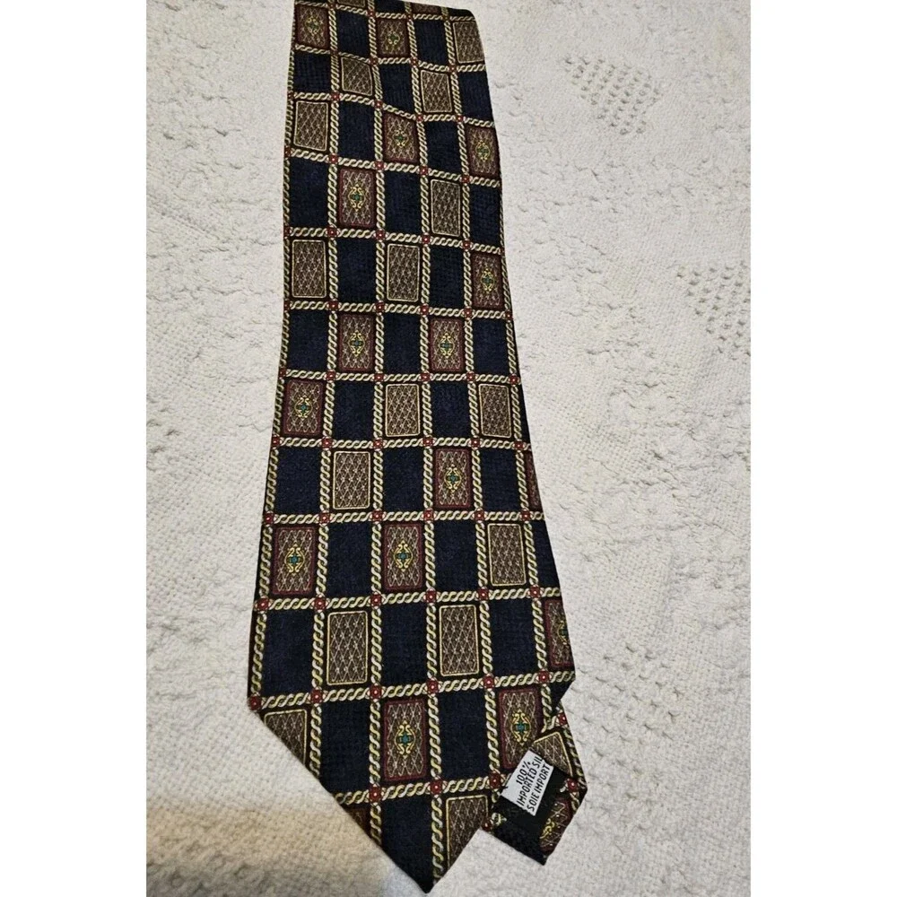 The Metropolitan Museum of Art Silk Tie Vintage Navy Gold Geometric Medallion